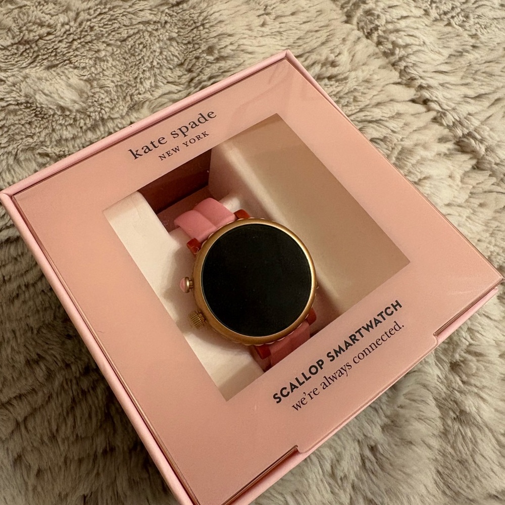 Kate Spade Gold and Pink Scallop Smartwatch